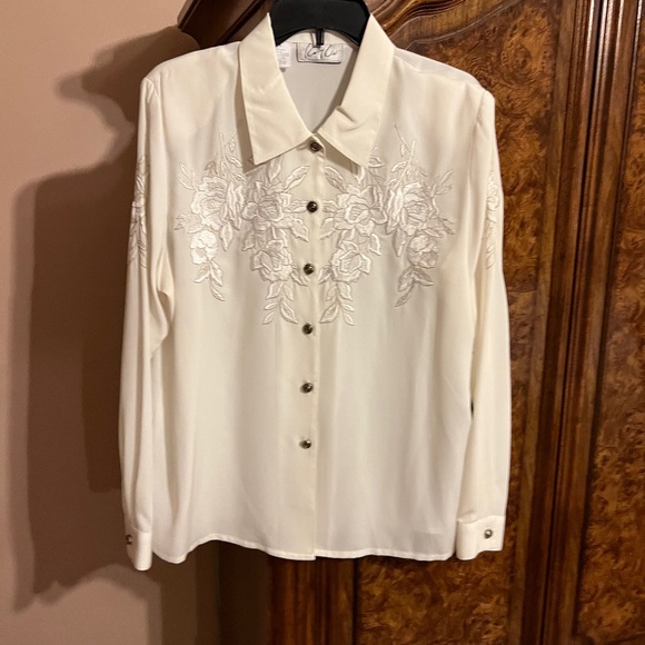 Blouse - Picture 1 of 4